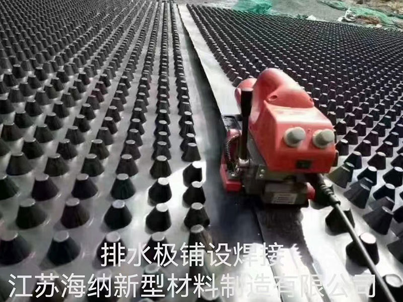排水极铺设焊接